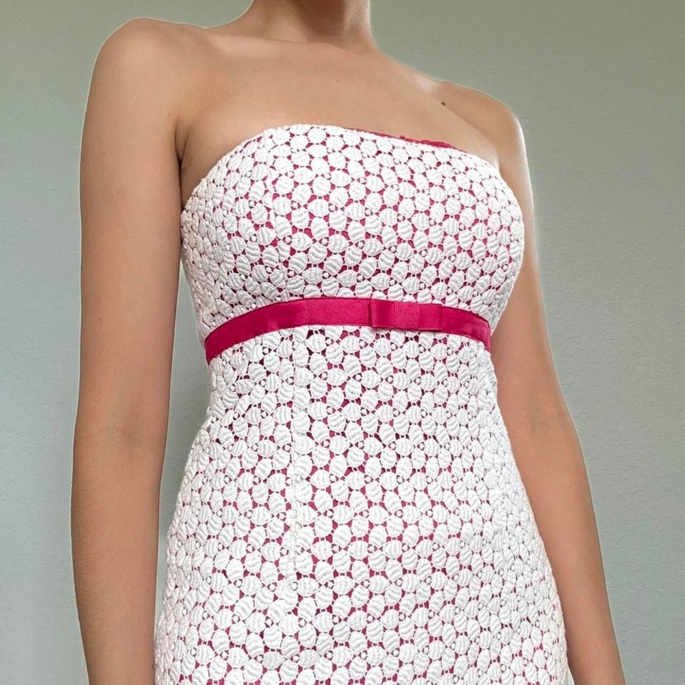 Sweet and structured white crochet strapless dress
